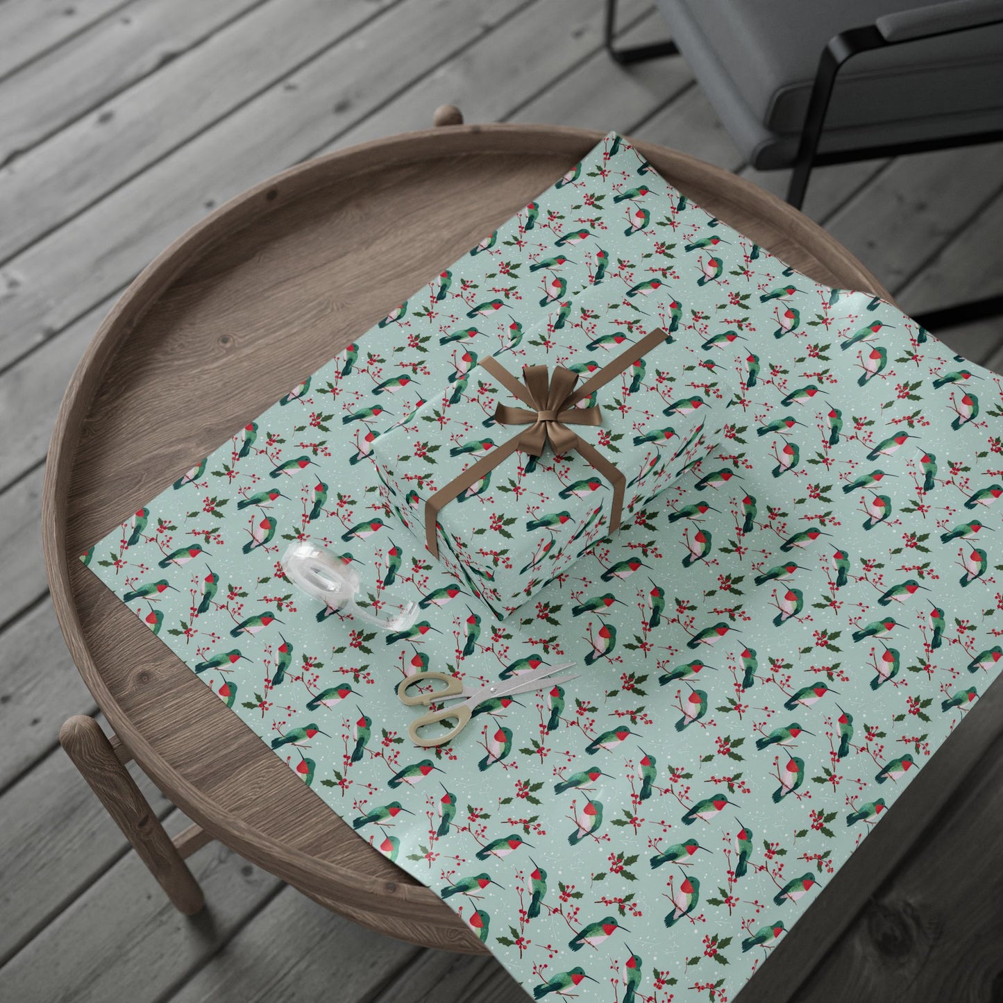 Mistletoe Humming Holiday